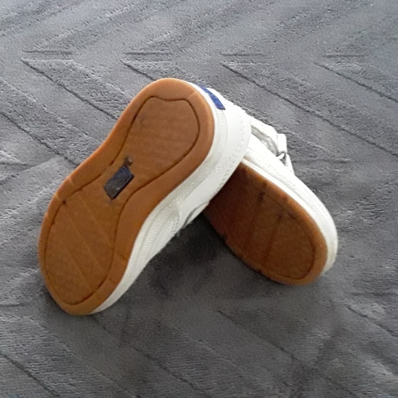 KEDS Size 5 White Shoes Good Quality - Picture 3 of 4